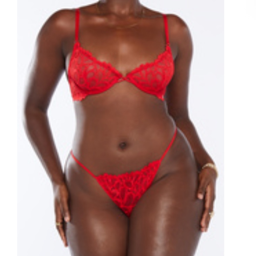 Savage x Fenty Savage Not Sorry Lace String Thong in Gojo Berry Red NWT S